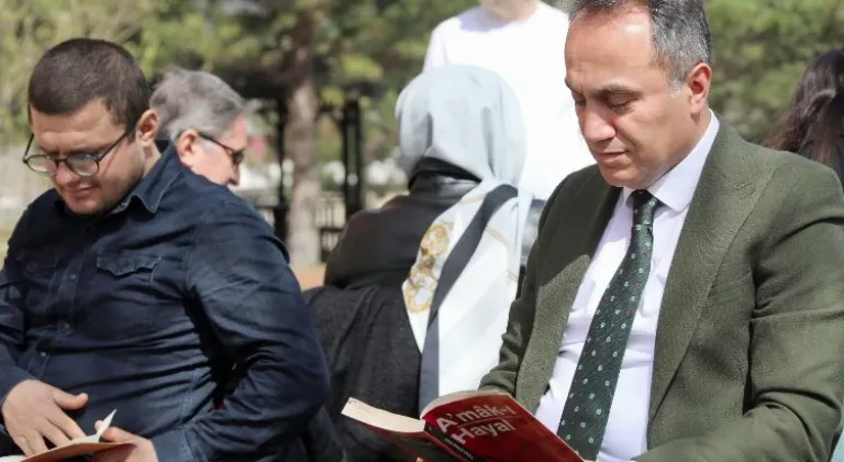 TOGÜ Rektörü Prof. Dr. Fatih Yılmaz, Öğrencilerle Kitap Okuma Etkinliğinde Buluştu