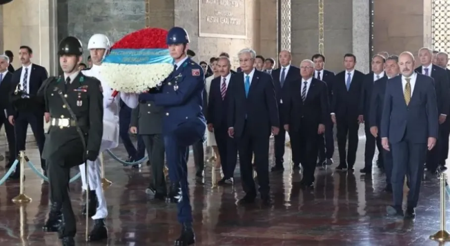 Son Dakika: Tokayev'den Anıtkabir Ziyareti! Türkiye-Kazakistan İlişkileri Güçleniyor