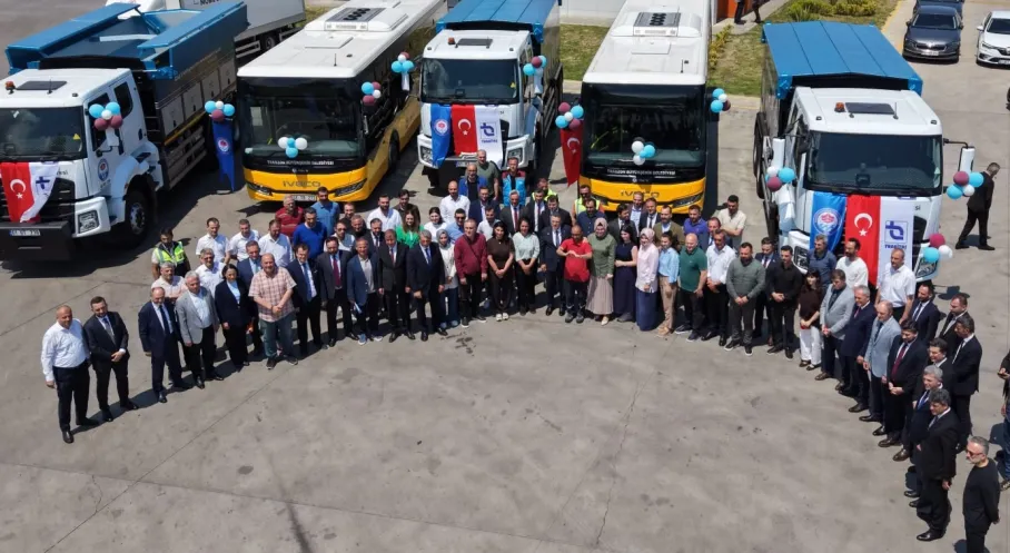 Trabzon Büyükşehir Filosuna Dev Takviye: 5 Yeni Araçla Ulaşım ve Yol Kalitesi Zirveye Çıkıyor!