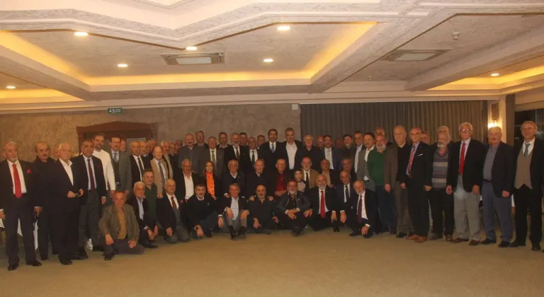 Trabzon Demokratlarının Nostaljik Buluşması: Demokrasi Yemeğinde Bir Araya Geldiler
