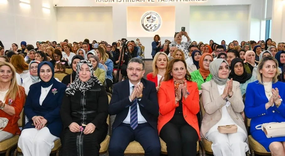 Trabzon'da Anneler Günü Coşkusu: Başkan Genç'ten Anlamlı Mesajlar!