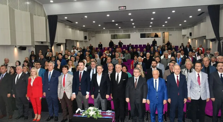 Trabzon'da Gazetecilik Zirvesi: Başarılı İsimler Ödüllendirildi!