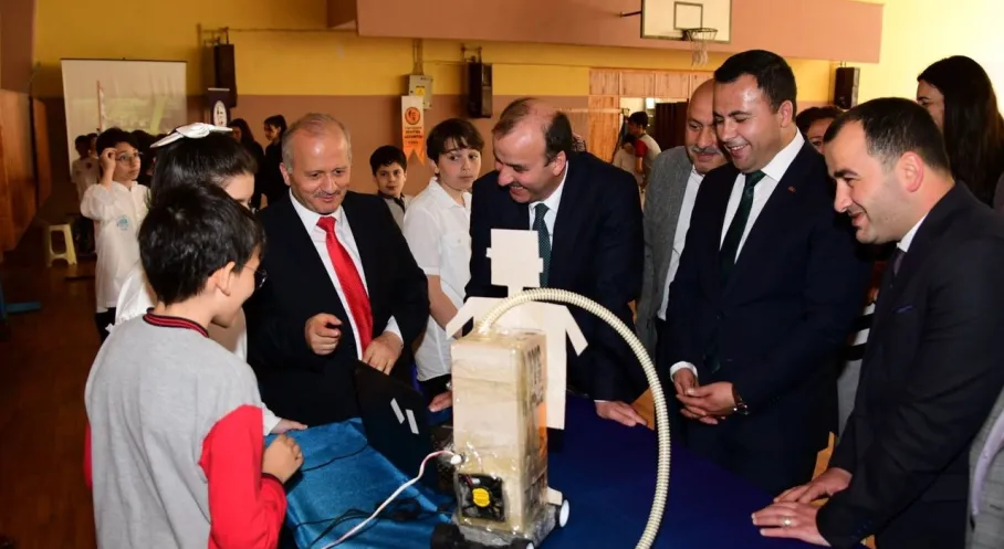 Trabzon'da Harezmi Eğitim Modeli ve 'Suya Yazanlar' Projesi Sergisi Yoğun İlgi Gördü!