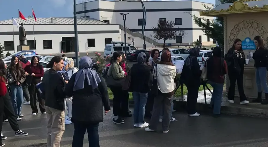 Trabzon’da Üniversitelilere Çorba ve Çamaşırhane Desteği Yeniden Başladı