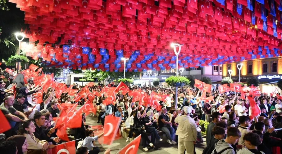 Trabzon'dan Milli Takıma Coşkulu Destek! Avrupa İkinciliği Üzüntüsü Yaşandı