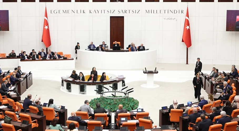 TSK'da Tarihi Dönüşüm: Yeni Uzman Erbaş Sistemi ve Sözleşmeli Erlere Kamu İstihdamı Müjdesi!