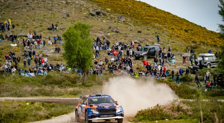 Türk Ralli Pilotlarından Portekiz'de Büyük Başarı! İkincilik Kupası Türkiye'ye Geldi