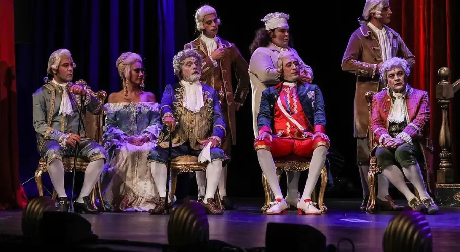 Türk Tiyatrosunun En Çok İzlenen Yapımlarından Amadeus Veda Turnesine Çıkıyor