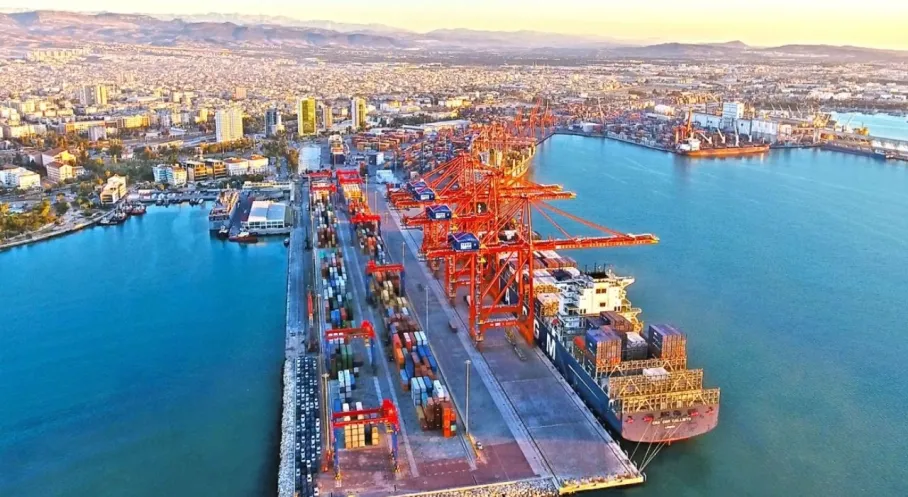 Türkiye Komşularıyla Ticarette Zirveye Çıktı: 11 Ayda 25.3 Milyar Dolarlık İhracat Rekoru!