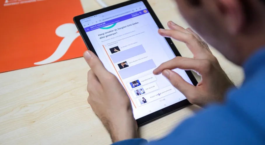 Türkiye'de Bir İlk! İzmir'in Destekli İstihdam Ofisi 53 Engelliyi Hayata Bağladı