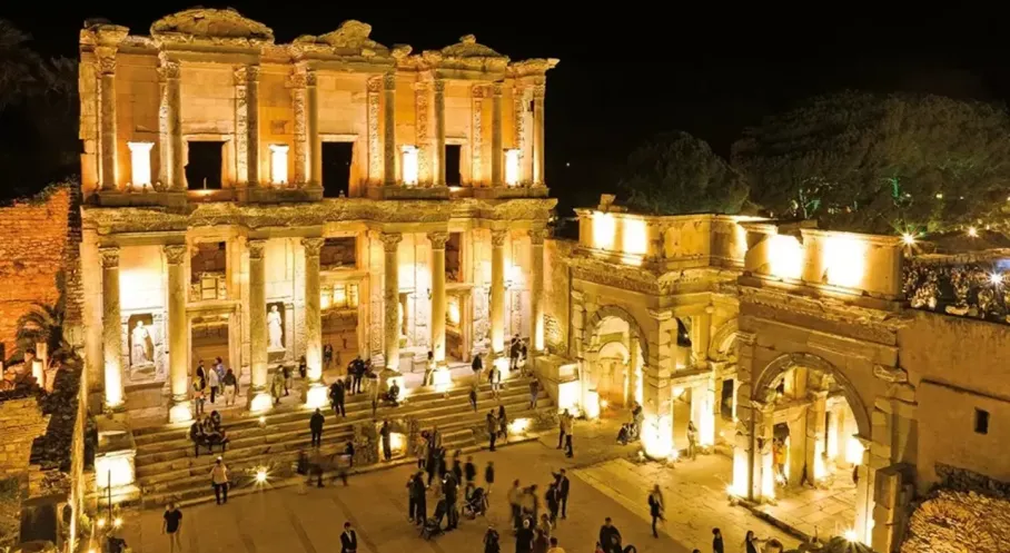 Türkiye'de Yaz Geceleri Müze Keyfi Başlıyor! 27 Müze Gece Ziyarete Açılıyor