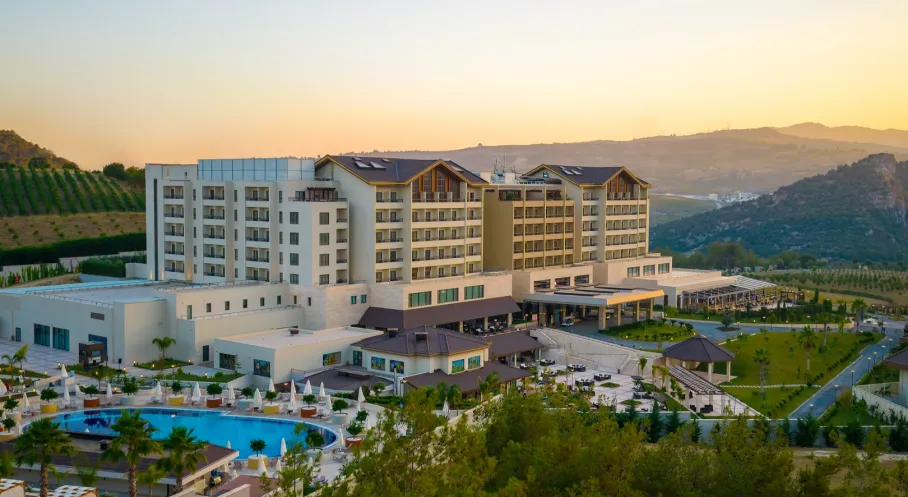 Türkiye'nin Zirvesinde! BN Hotel Thermal & Wellness'tan Üst Üste Yılın En Beğenilen Oteli Başarısı