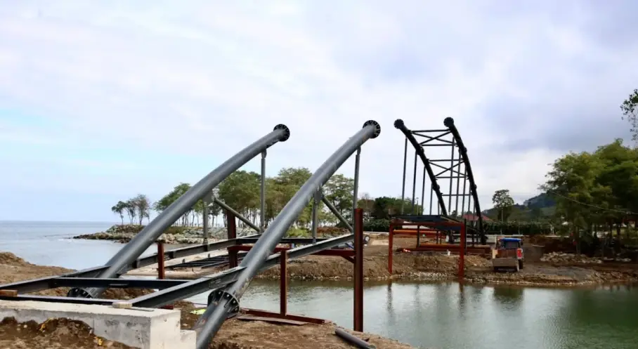 Turnasuyu Kordon Park’ta Yaya Köprüsü Çalışmaları Sürüyor