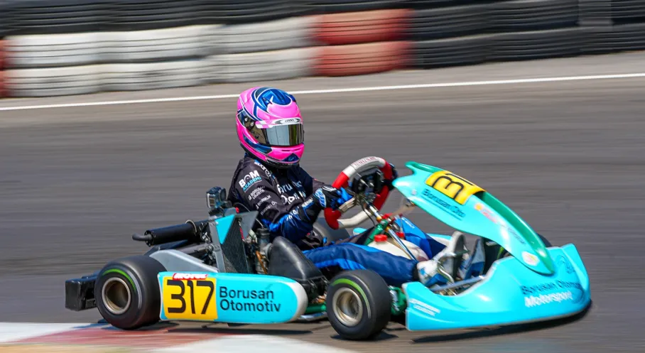 Tuzla Karting Park'ta Şampiyonluk Mücadelesi: Nefesler Tutuldu!