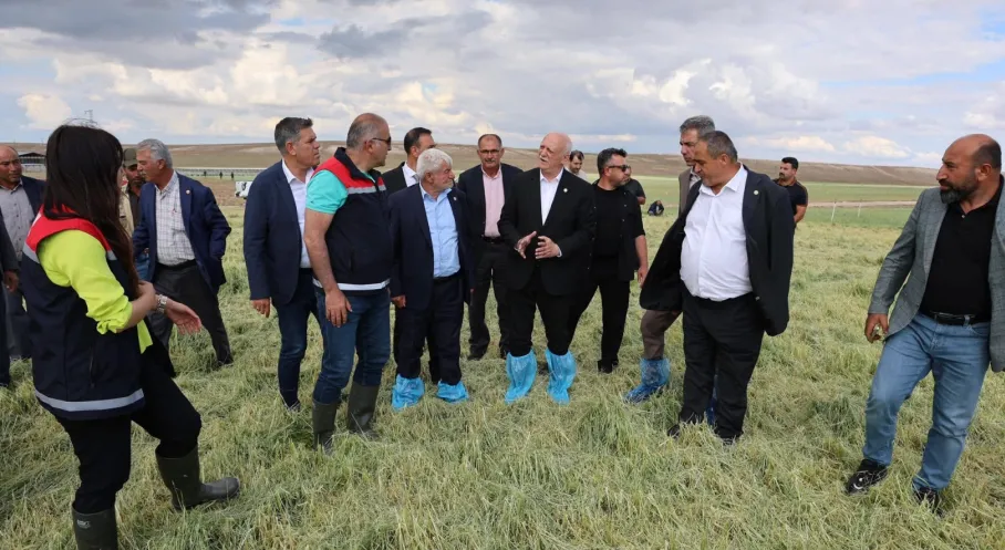 TZOB Başkanı'nın Galoş Tercihi Dolu Vuran Tarlada Kriz Yarattı!