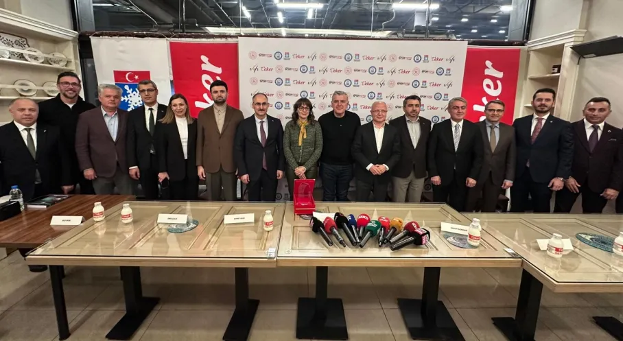 Uludağ'da Kayak Coşkusu Zirveye Çıkıyor: 15 Ülkeden 400 Sporcu Mücadele Edecek!