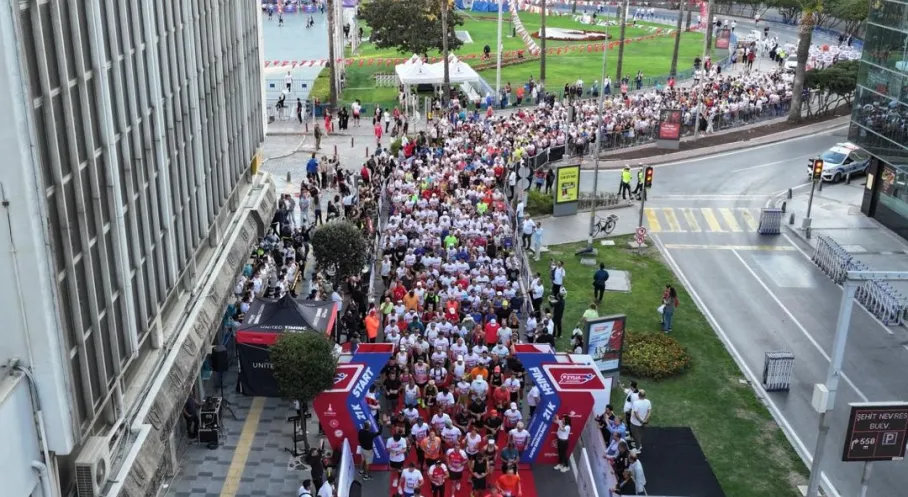 İzmir Nefesini Tutuyor: 14. Uluslararası 9 Eylül Yarı Maratonu İçin Başvurular Açıldı!