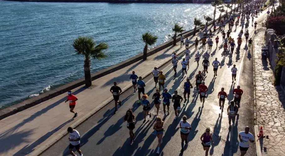 Uluslararası Ayvalık Kurtuluş Yarı Maratonu Pazar Günü Koşuluyor