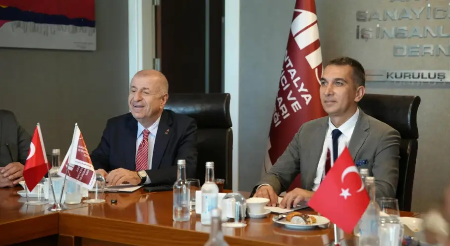 Ümit Özdağ Ansiad' a nezaket ziyaretinde bulundu