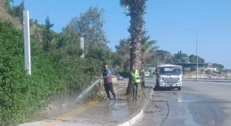 Urla'da Ramazan Bayramı Öncesi Cadde ve Sokaklarda Temizlik Hamlesi