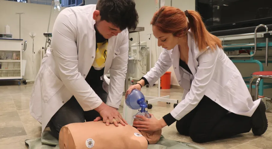 Üsküdar Üniversitesi: Geleceğin Sağlıkçıları Yapay Zeka İle Donatılıyor!