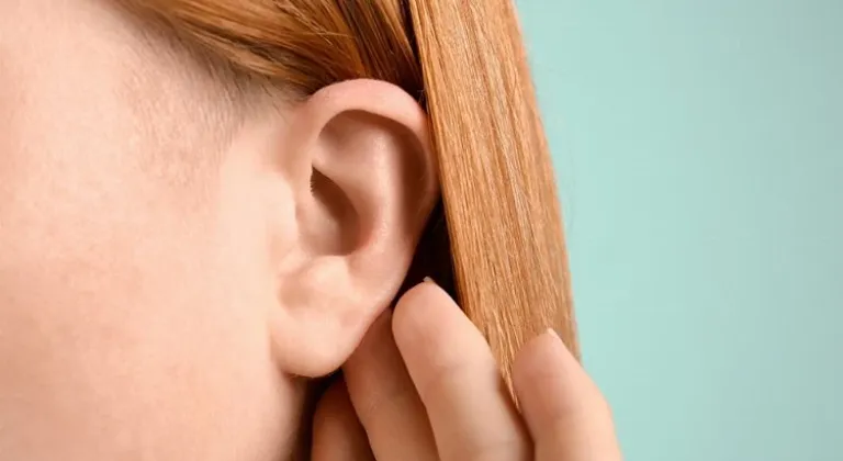 Uzmanlar Uyarıyor: Kulakları Temizlemeye Çalışmayın, Sağlıklı Kulak İçin Dikkat!
