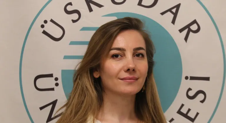 Uzmanlardan Takma Kirpik Uyarısı: Göz Sağlığınız Tehlikede mi?