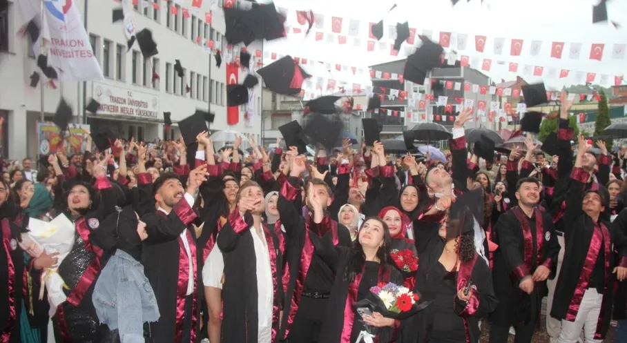 Vakfıkebir MYO Mezuniyet Töreniyle Coştu! İşte Detaylar