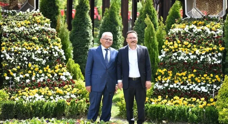 Vali Çiçek, Kayseri Büyükşehir Belediye Başkanı Büyükkılıç'ı Ziyaret Etti
