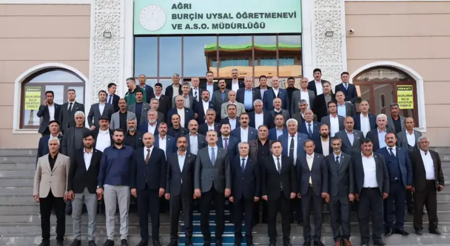 Vali Dr. Önder Bozkurt’tan Muhtarlar Günü buluşması