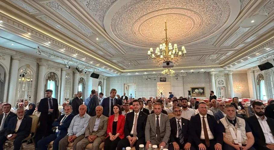 Van'da Sürpriz Buluşma: Tüm Partiler Saadet Partisi Kongresinde Bir Araya Geldi!