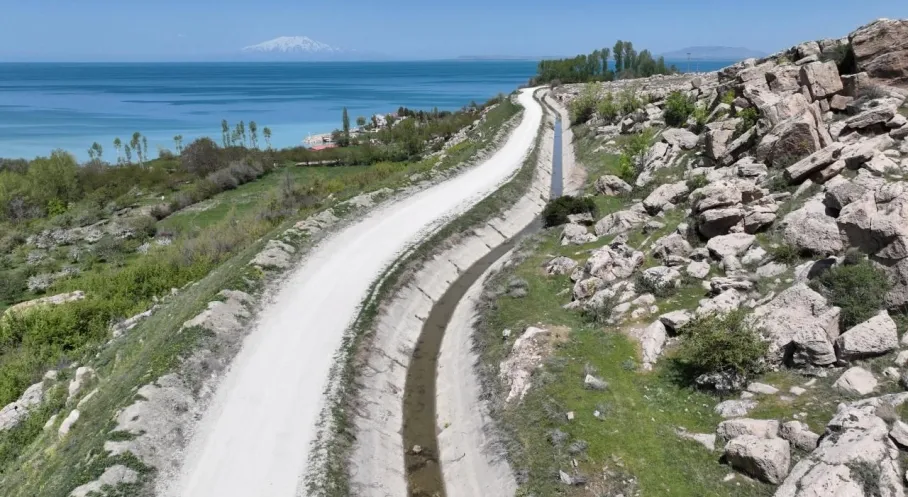 Van'da Tarihi Şamram Kanalı Kuruyor! Edremit'in Yeşil Gerdanlığı Tehlikede