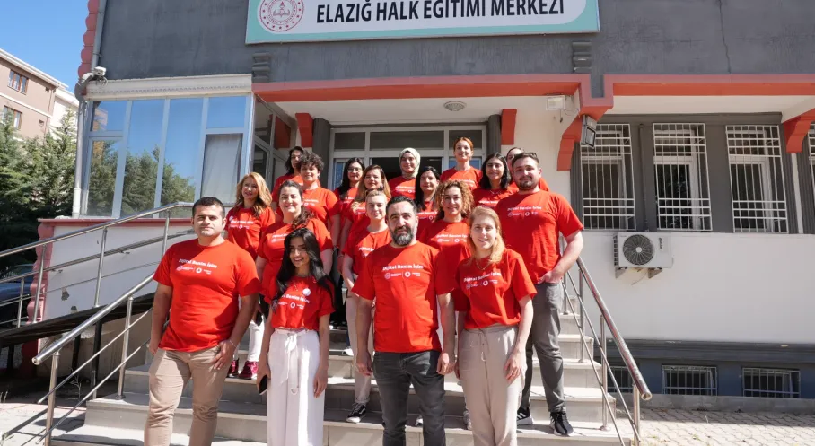 Vodafone'dan Depremzede Kadınlara Elazığ'da Dijital Destek!