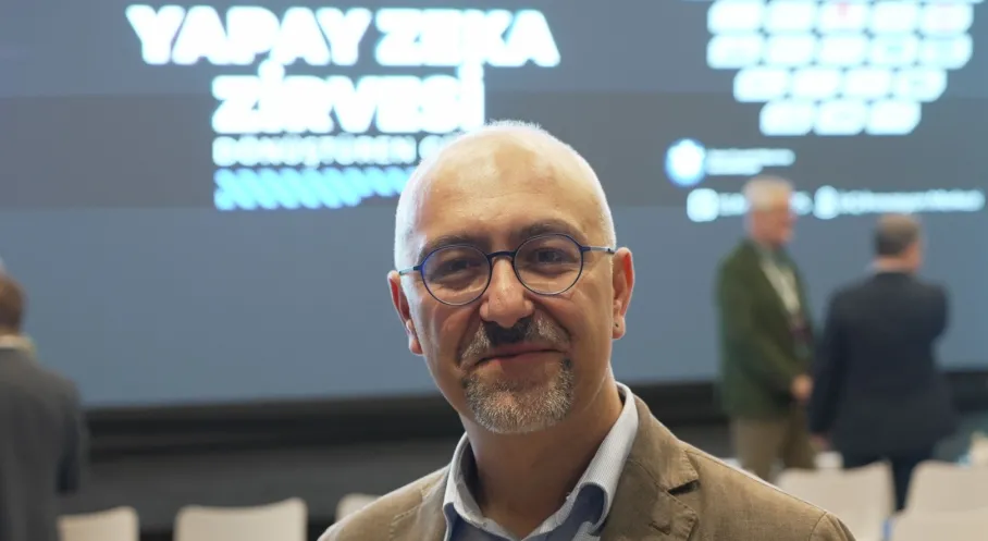Yapay Zeka Alarmı: Çalışanların %55'i İşini Korumak İçin AI'ya Mecbur!