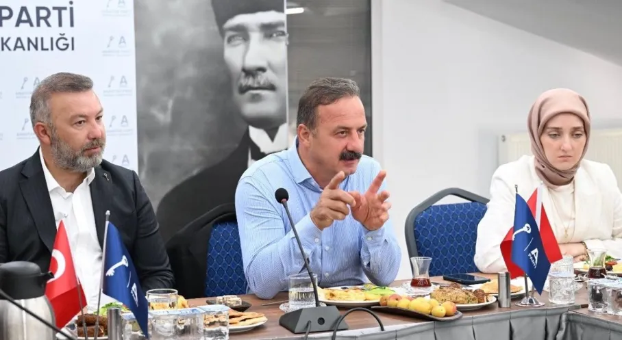 Yavuz Ağıralioğlu'ndan Anayasa Değişikliği Çıkışı: Avukatlarla Kritik Toplantı!