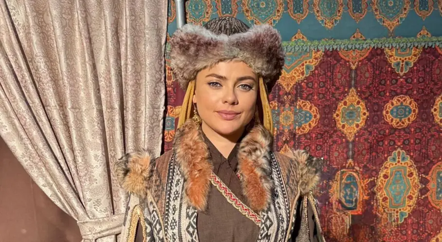 Yaz Dönemini İki Set Arasında Geçirdi