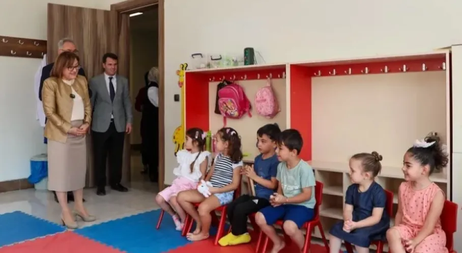 Başkan Şahin'den Yaz Okulu Müjdesi: Çocuklar İçin 7 Dil Kursu İmkanı!