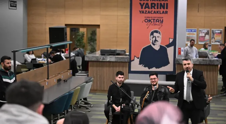 Yıldırım Belediye Başkanı Yılmaz'dan Uyumayan Kütüphane Ziyareti