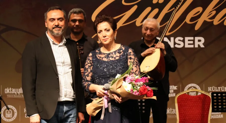 Yıldırım'da Kültür ve Sanat Rüzgarı Esiyor: Aysun Gültekin Konseriyle Yaşam Kalitesi Zirveye Çıkıyor!