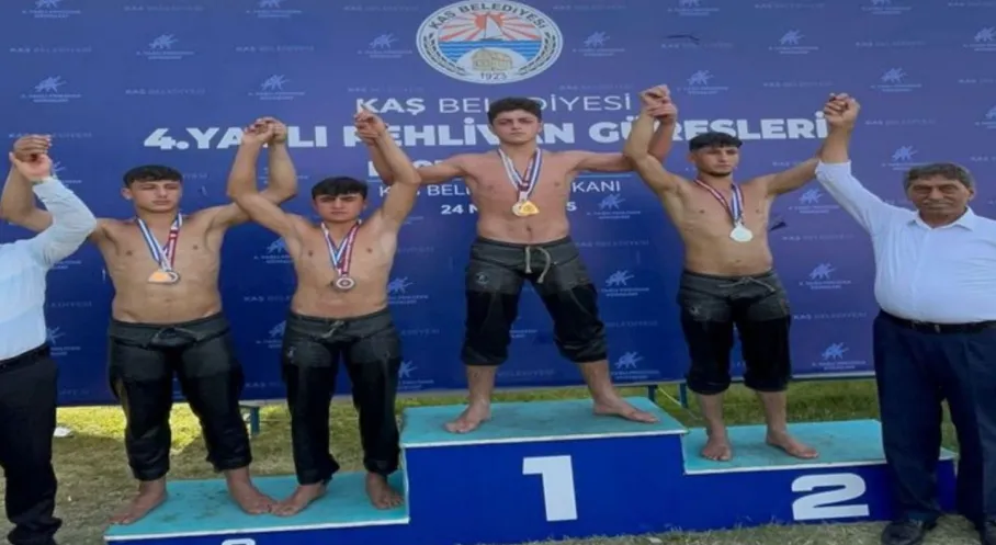 Yüksekova'dan Güreş Zaferi! Kaş'ta Hakkari Rüzgarı Esti