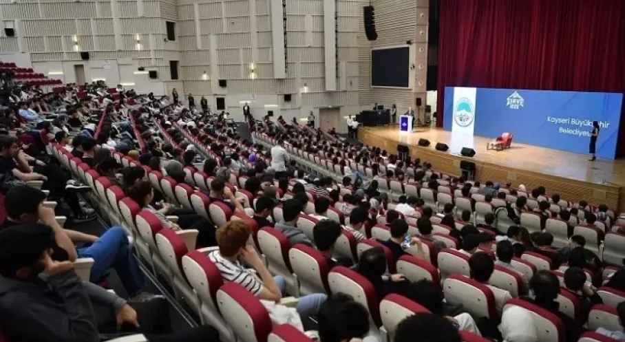 Kayseri'den Savunma Sanayiine Büyük Atılım: Başkan Büyükkılıç IEEE Zirvesi'nde Müjdeyi Verdi!
