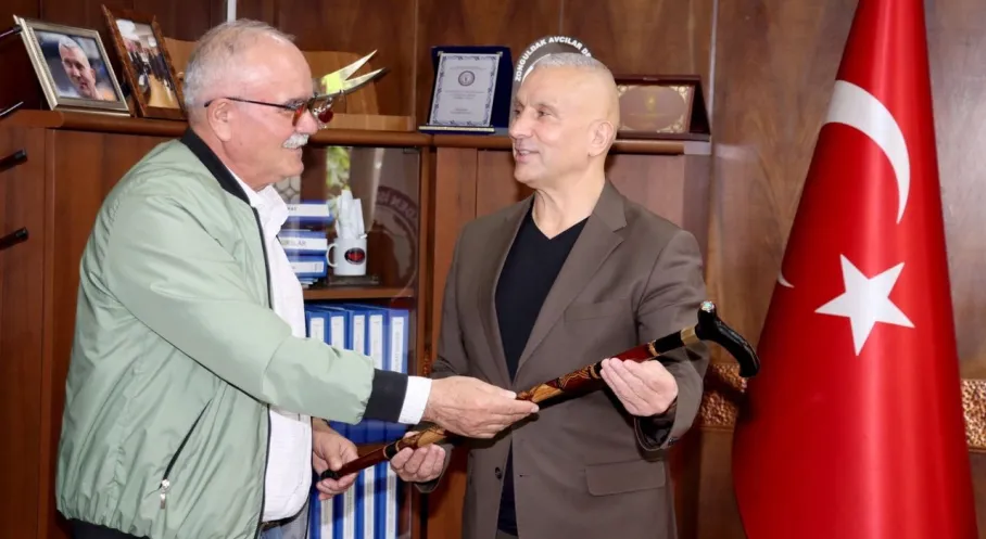 Zonguldak'ta Emekli Madenciden Tayfun Demir'e Özel Baston Sürprizi!